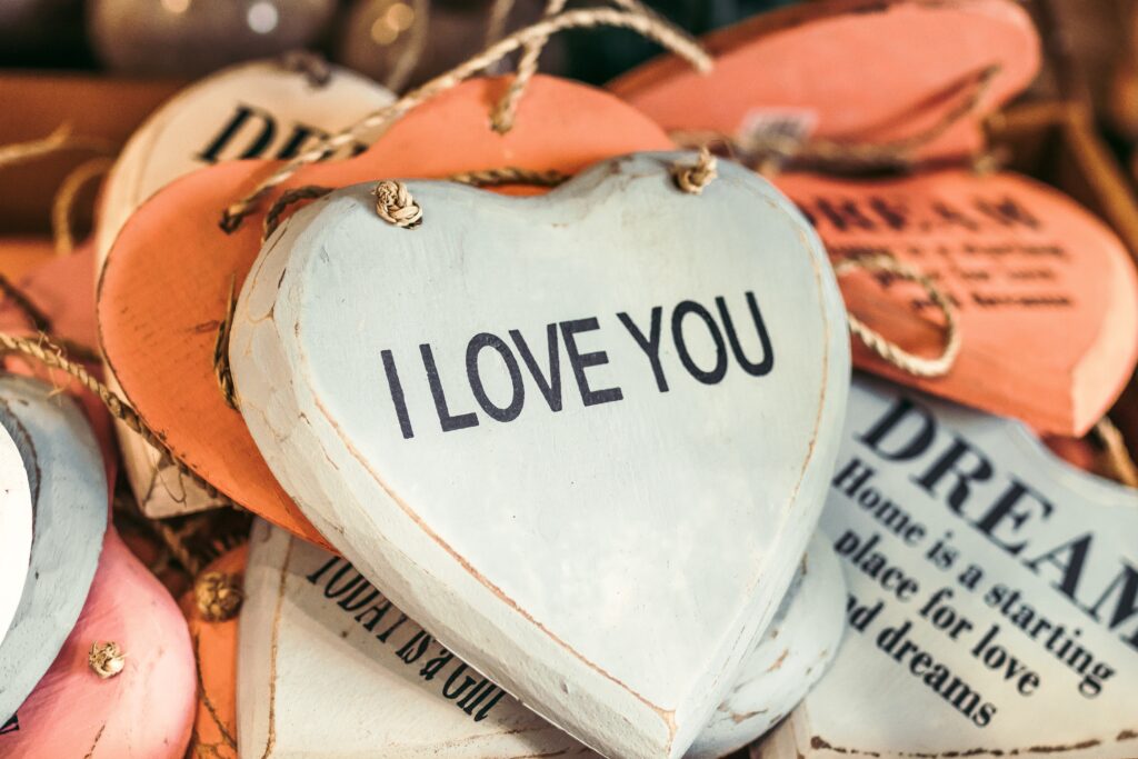 Whats The Right Length For A Love Message – Short And Sweet Or Longer And More Detailed?